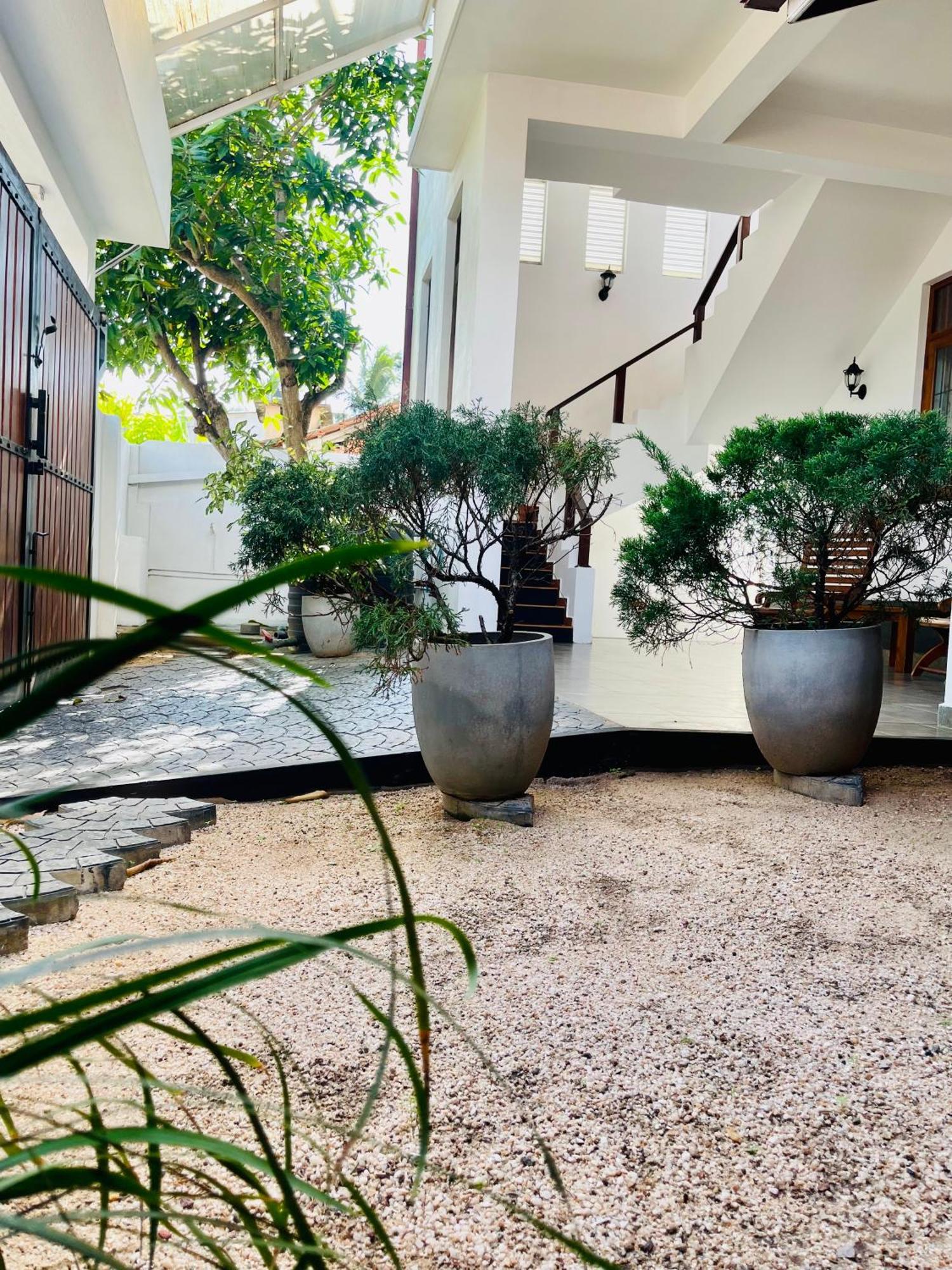 נגומבו Sand & Surf Guest House מראה חיצוני תמונה