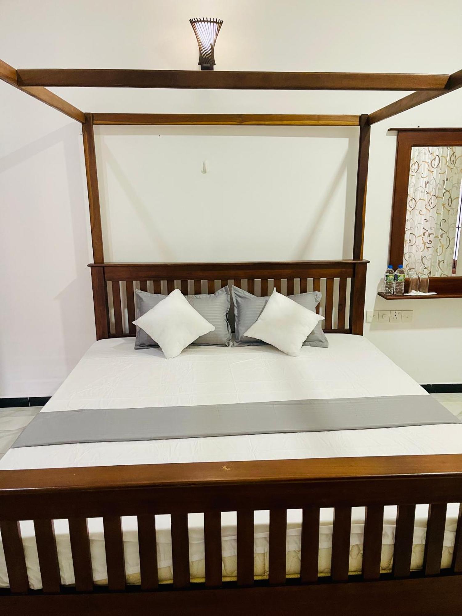 נגומבו Sand & Surf Guest House מראה חיצוני תמונה