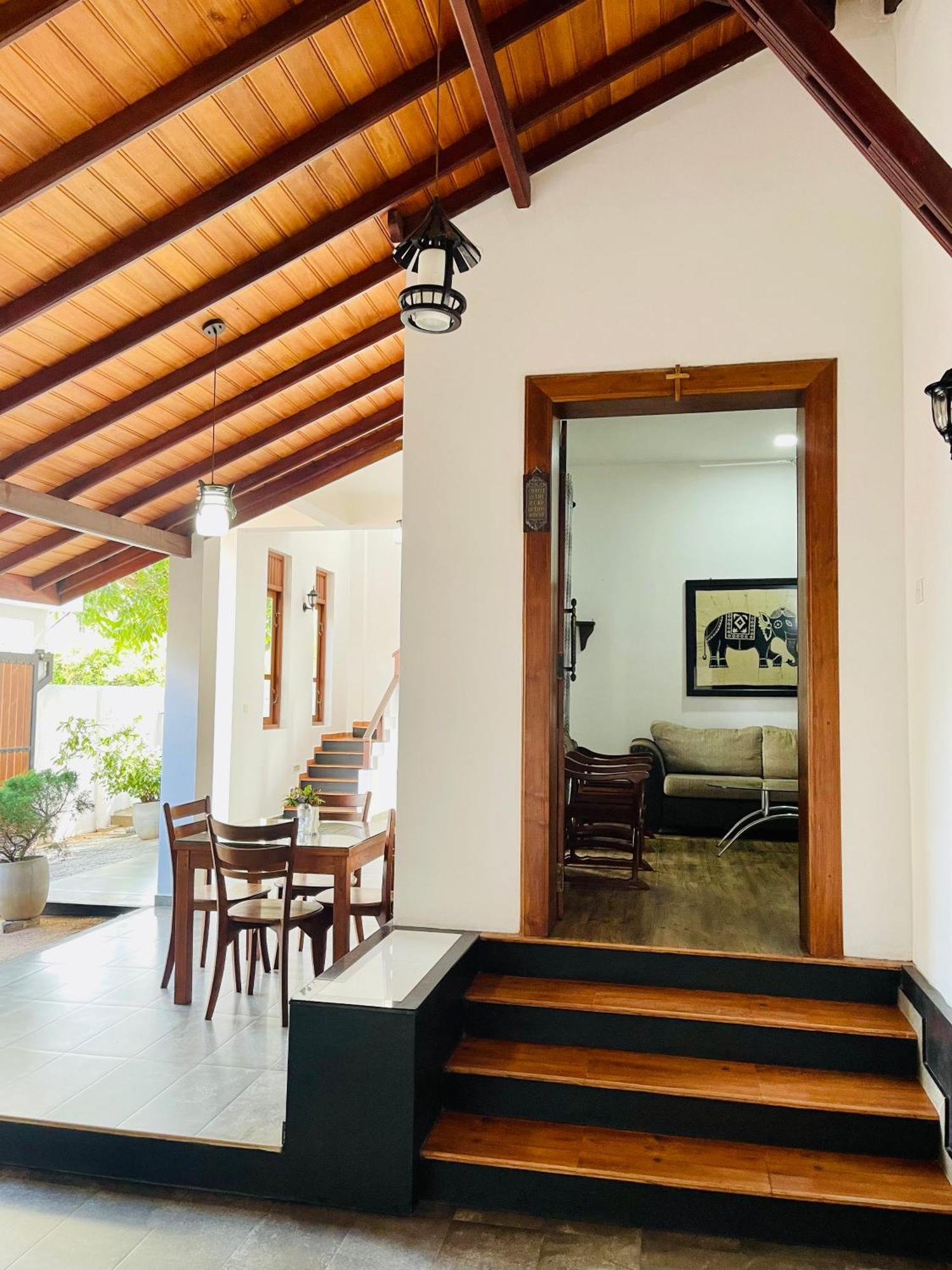 נגומבו Sand & Surf Guest House מראה חיצוני תמונה