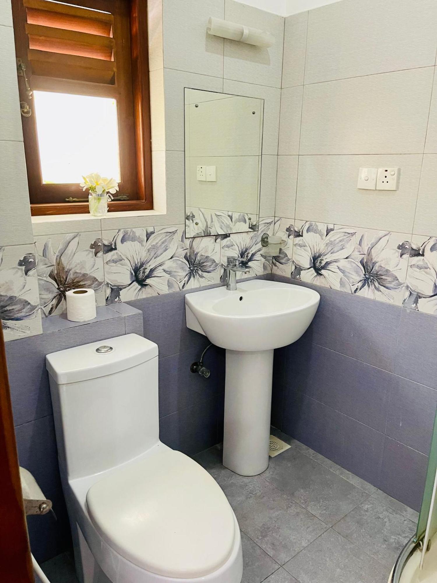 נגומבו Sand & Surf Guest House מראה חיצוני תמונה