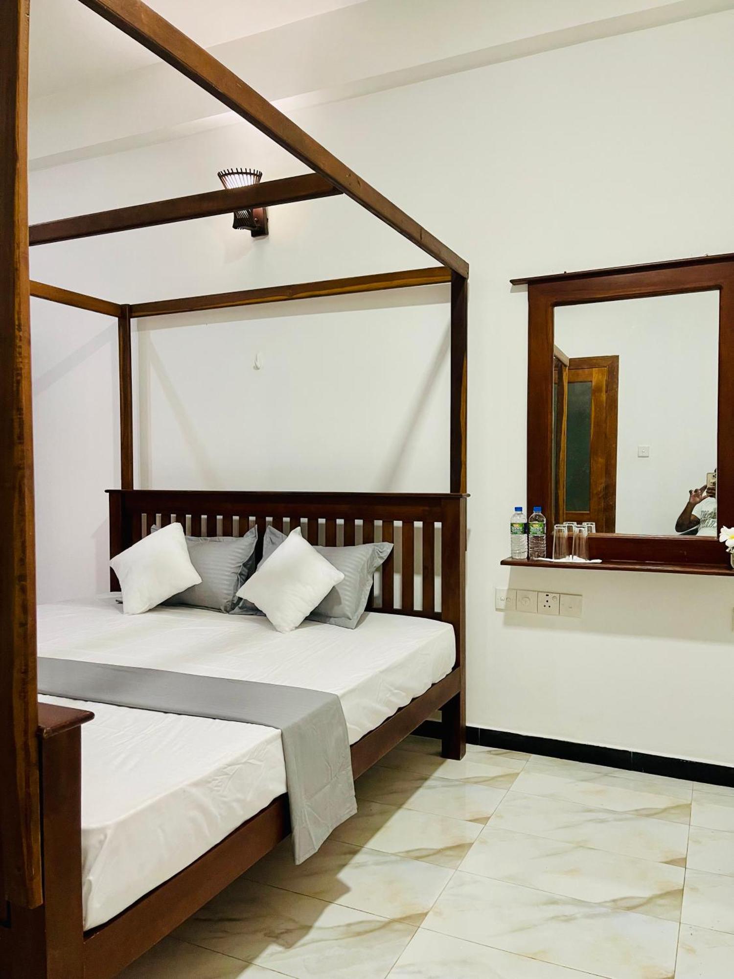 נגומבו Sand & Surf Guest House מראה חיצוני תמונה