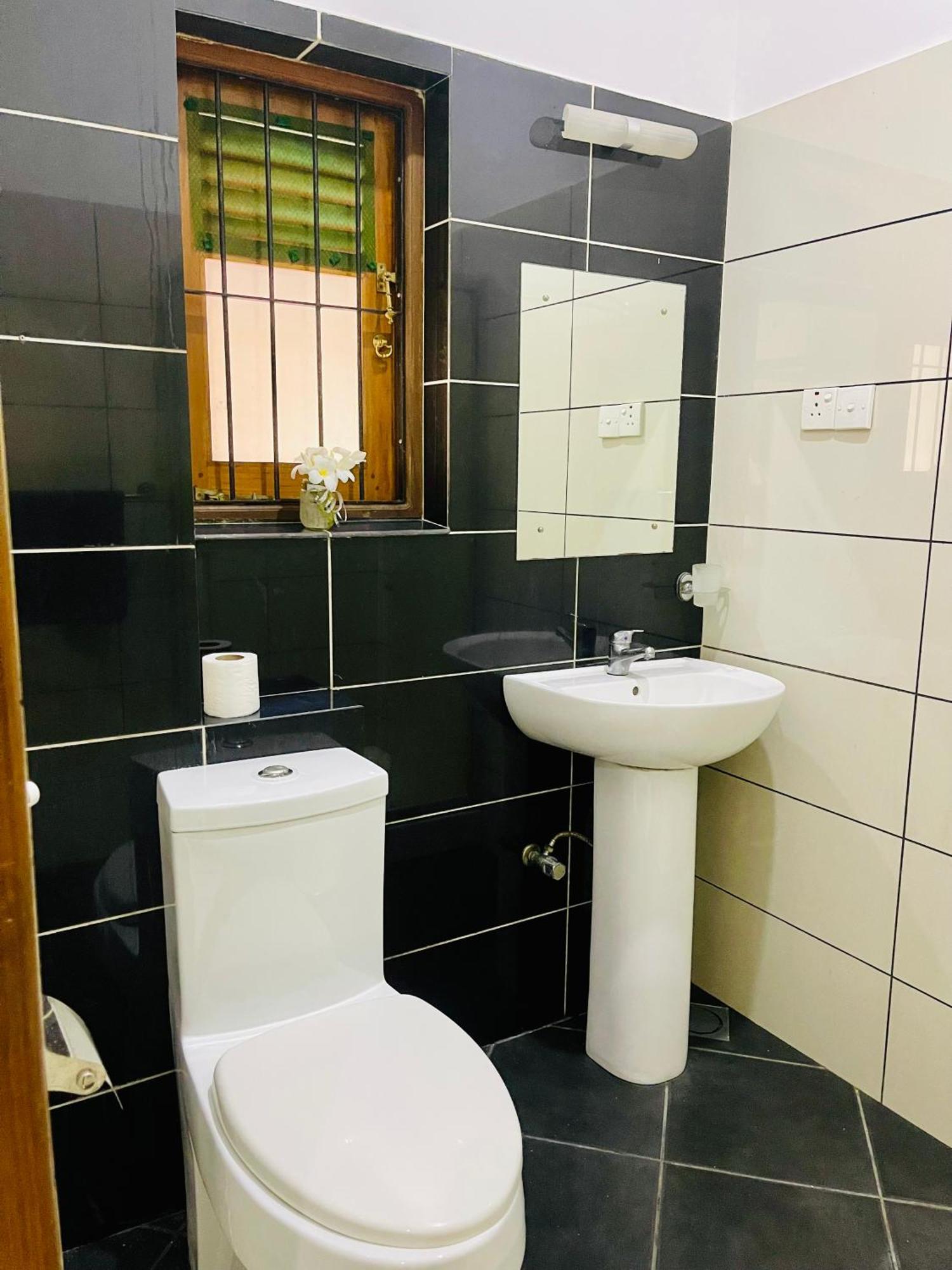 נגומבו Sand & Surf Guest House מראה חיצוני תמונה